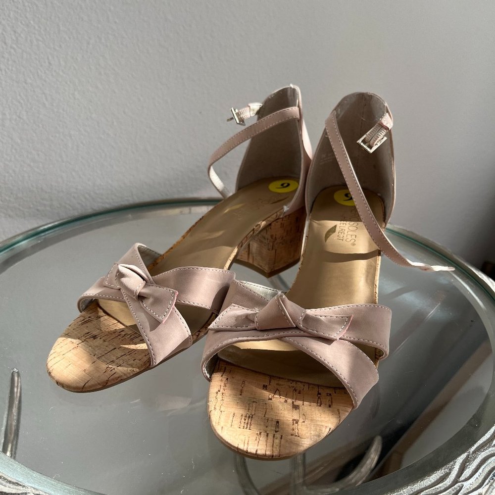 Aerosole Heelrest. Sandals. Size 9m.